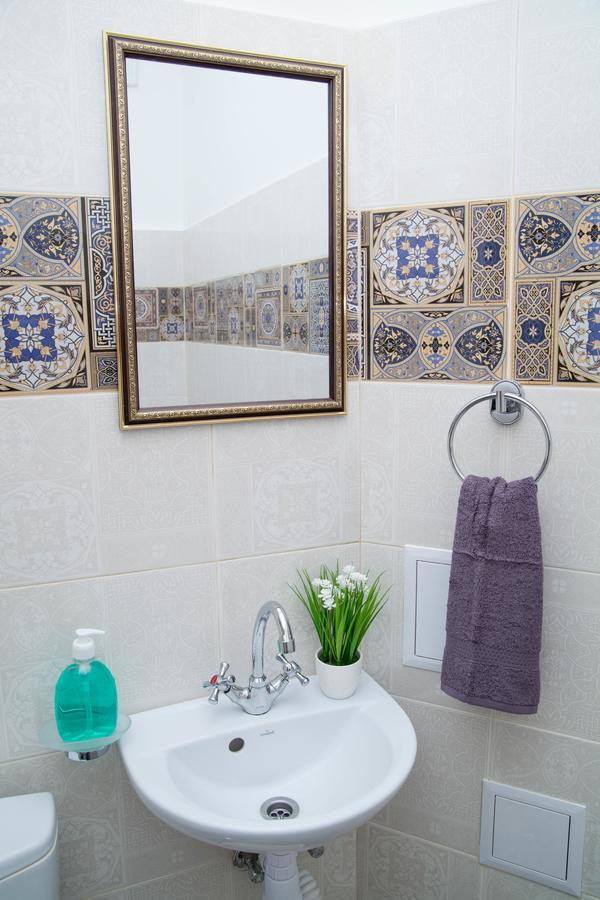 Luxury Lviv Apartment Buitenkant foto