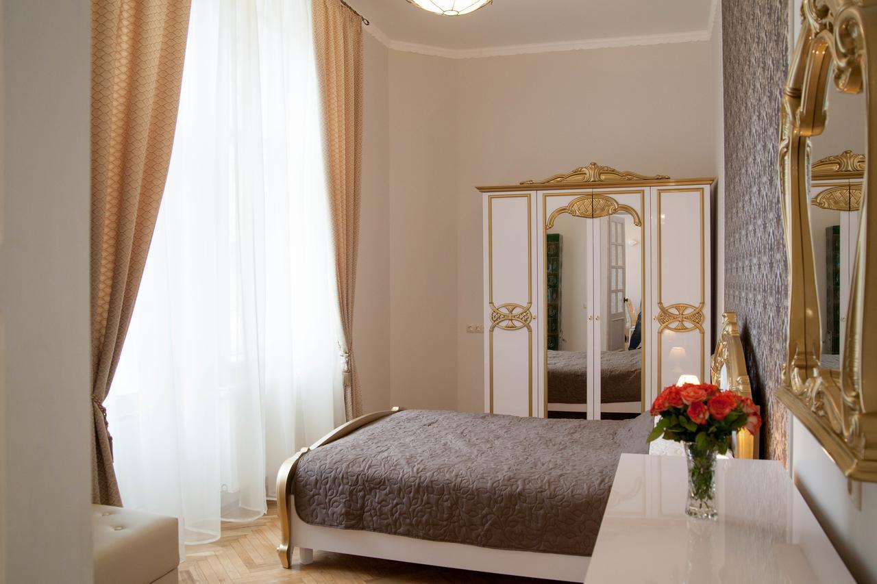 Luxury Lviv Apartment Buitenkant foto